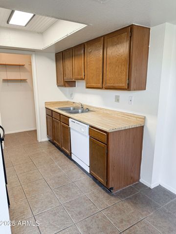 4828 W RANCHO Drive, Glendale, AZ 85301