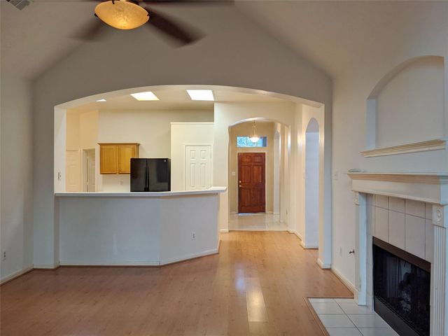 2810 Foxden Drive, Pearland, TX 77584