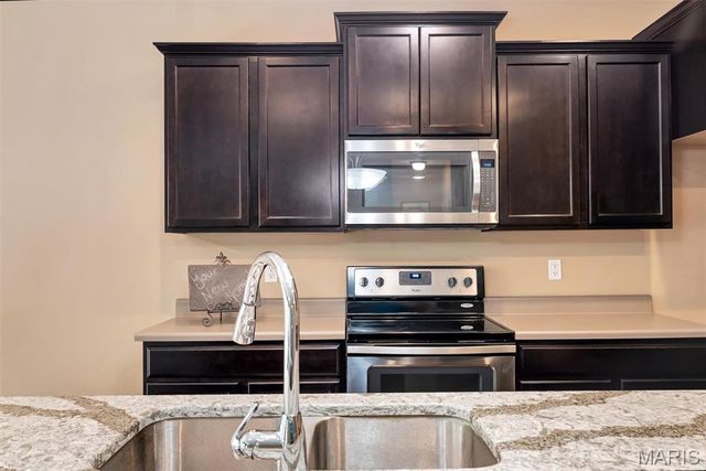 125 San Marino Parkway, Fenton, MO 63026