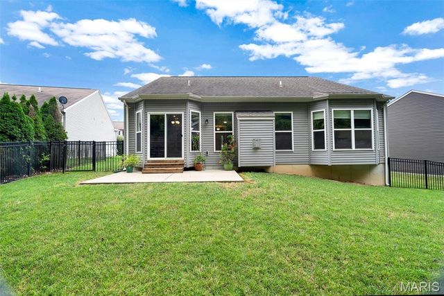 125 San Marino Parkway, Fenton, MO 63026