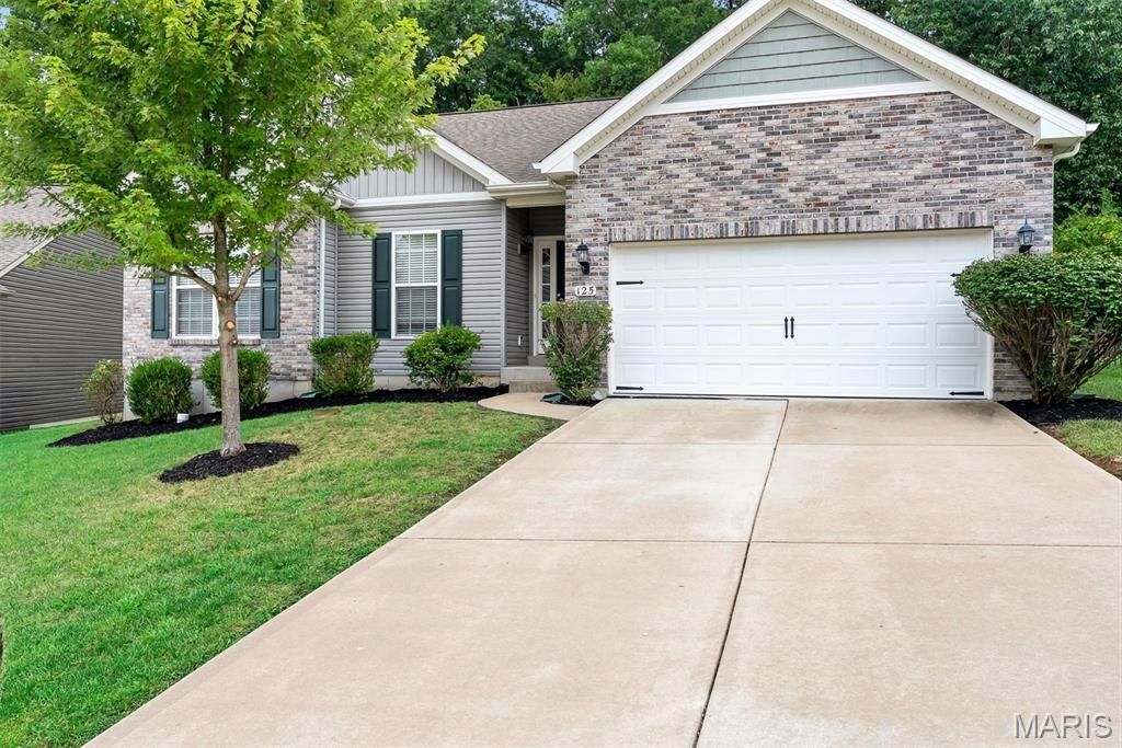 125 San Marino Parkway, Fenton, MO 63026