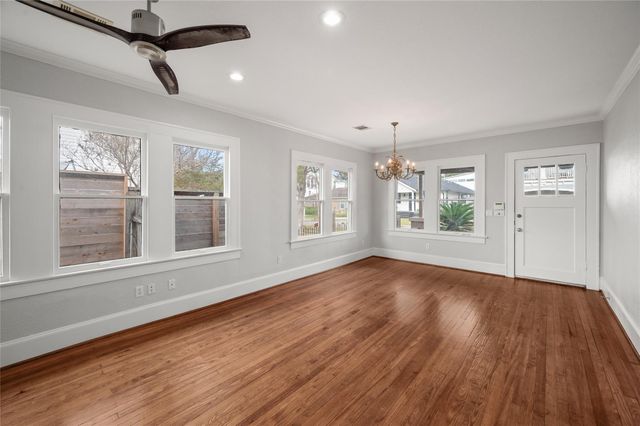 334 E 24th Street, Houston, TX 77008