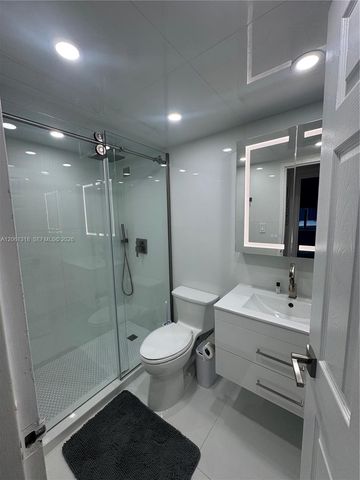 5401 Collins Ave 334, Miami Beach, FL 33140