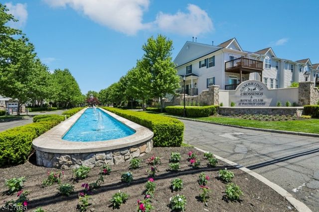 22 Devonshire Dr, Clifton City, NJ 07013