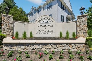22 Devonshire Dr, Clifton City, NJ 07013