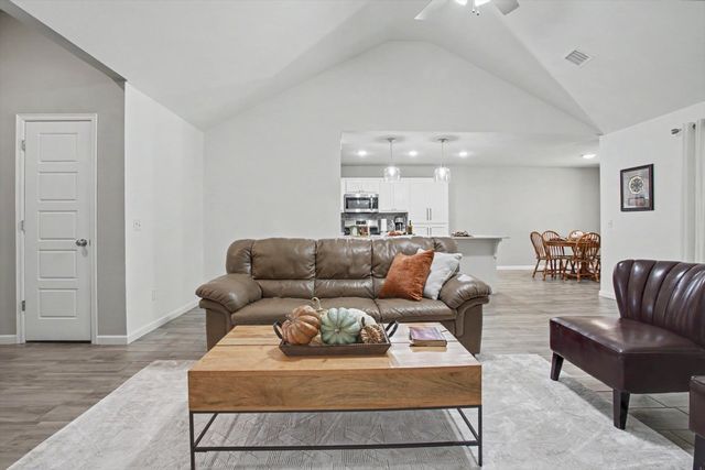 757 E 139th Place, Glenpool, OK 74033