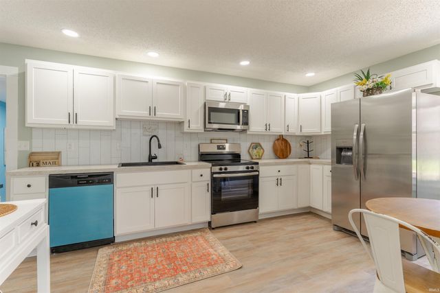 4113 W Columbia Street, Evansville, IN 47720