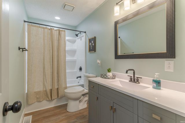 4113 W Columbia Street, Evansville, IN 47720