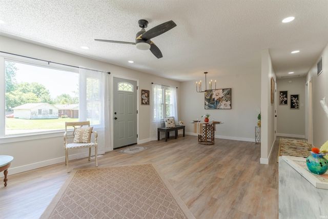 4113 W Columbia Street, Evansville, IN 47720