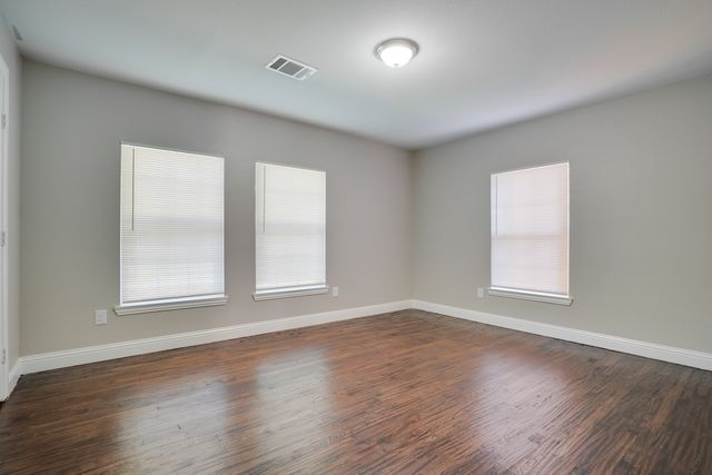 3402 Lawnview Avenue, Dallas, TX 75227
