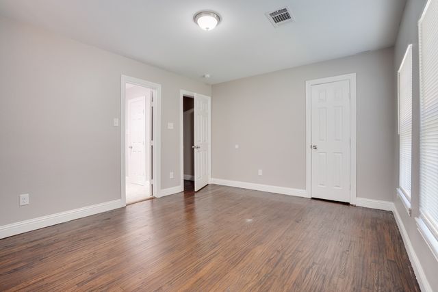 3402 Lawnview Avenue, Dallas, TX 75227