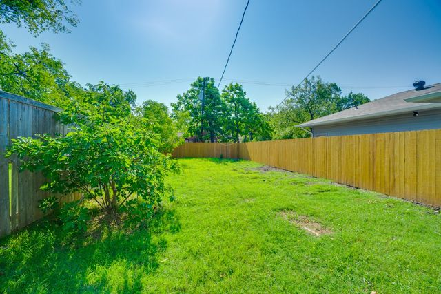 3402 Lawnview Avenue, Dallas, TX 75227