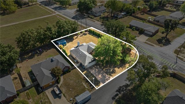 300 Old Forge Drive, Bentonville, AR 72712
