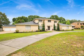 9852 Hillview Dr, Pensacola, FL 32514