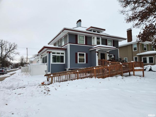 803 5TH Avenue S, Clinton, IA 52732