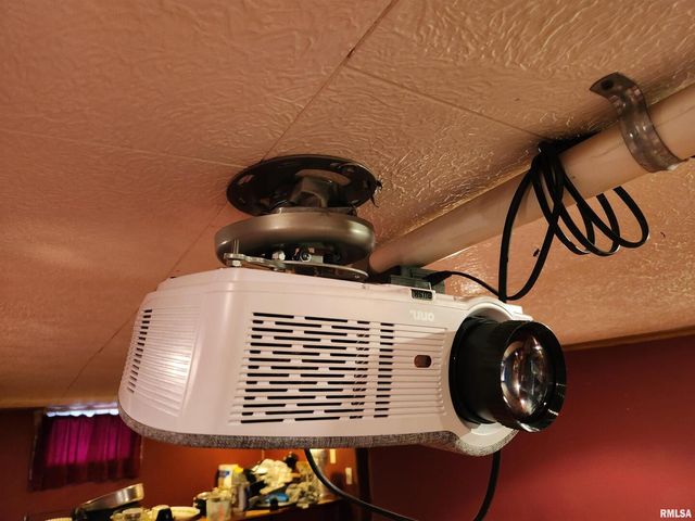 803 5TH Avenue S, Clinton, IA 52732