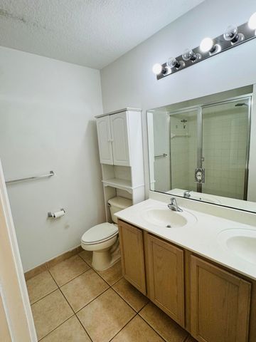 3033 N Evergreen Circle, Boynton Beach, FL 33426