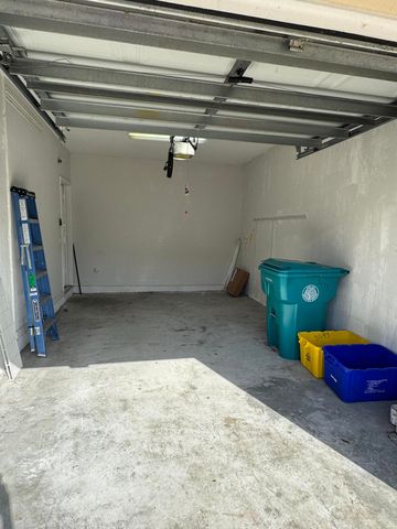 3033 N Evergreen Circle, Boynton Beach, FL 33426