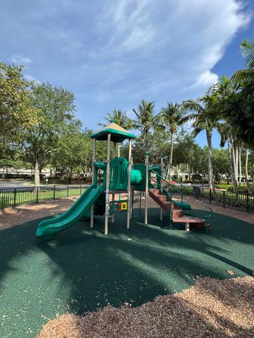 3033 N Evergreen Circle, Boynton Beach, FL 33426