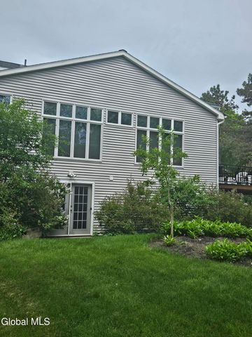 2122 Orchard Park Drive, Niskayuna, NY 12309