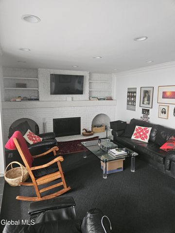 2122 Orchard Park Drive, Niskayuna, NY 12309