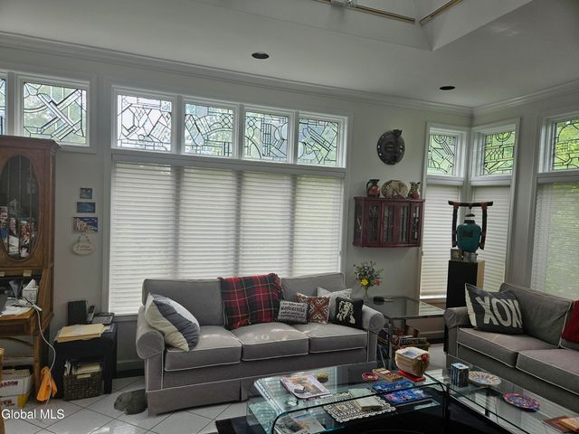 2122 Orchard Park Drive, Niskayuna, NY 12309
