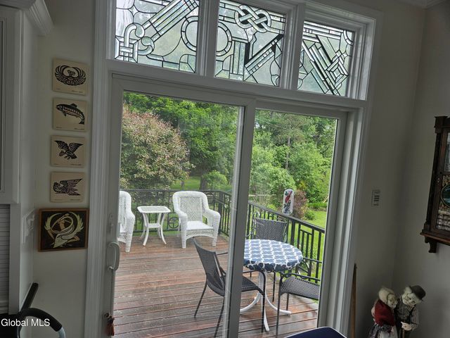 2122 Orchard Park Drive, Niskayuna, NY 12309