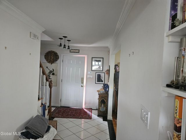 2122 Orchard Park Drive, Niskayuna, NY 12309