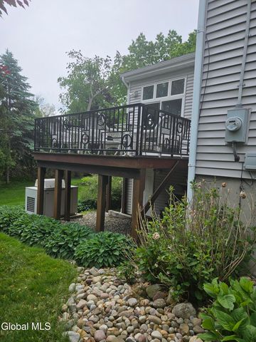2122 Orchard Park Drive, Niskayuna, NY 12309
