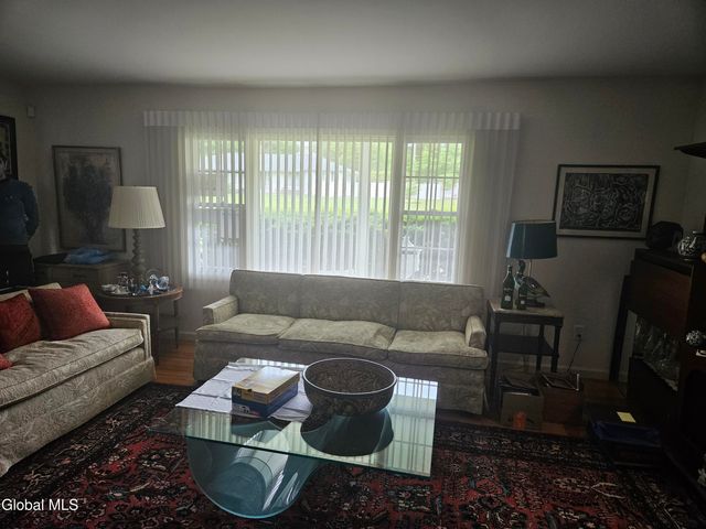 2122 Orchard Park Drive, Niskayuna, NY 12309