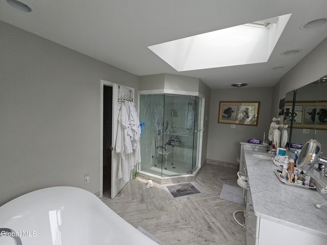 2122 Orchard Park Drive, Niskayuna, NY 12309
