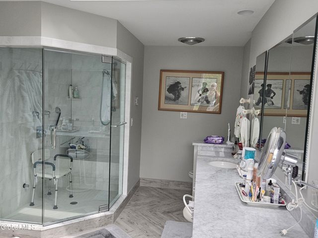 2122 Orchard Park Drive, Niskayuna, NY 12309