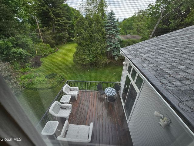 2122 Orchard Park Drive, Niskayuna, NY 12309