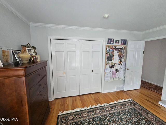2122 Orchard Park Drive, Niskayuna, NY 12309