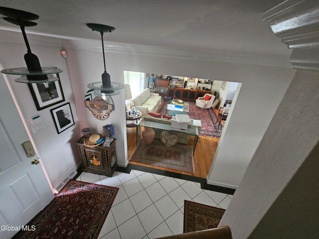 2122 Orchard Park Drive, Niskayuna, NY 12309