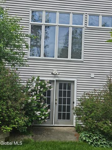 2122 Orchard Park Drive, Niskayuna, NY 12309