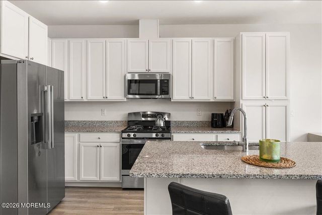 513 Fremont Drive, Manalapan, NJ 07726