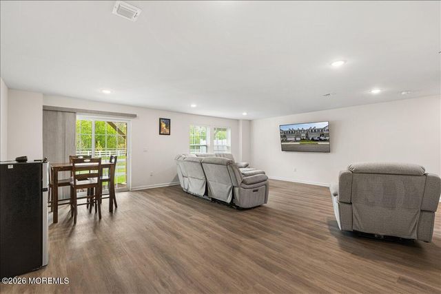 513 Fremont Drive, Manalapan, NJ 07726