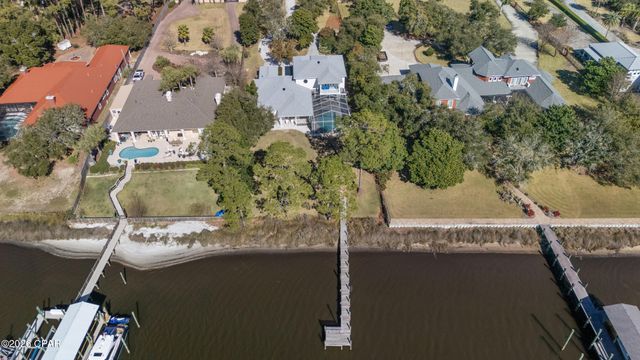 8127 N Lagoon Drive, Panama City, FL 32408
