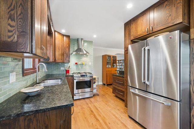 1501 Madison Street, Evanston, IL 60202