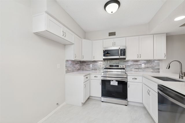 333 Melrose Drive 5B, Richardson, TX 75080