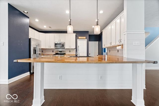 10375 Delphi Court, Fishers, IN 46038