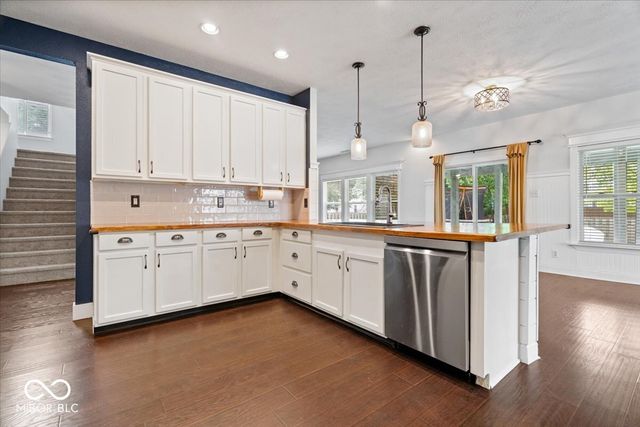 10375 Delphi Court, Fishers, IN 46038