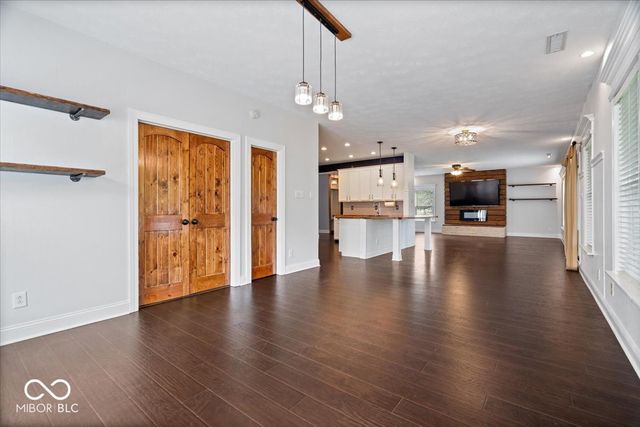 10375 Delphi Court, Fishers, IN 46038