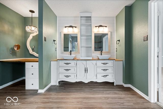 10375 Delphi Court, Fishers, IN 46038