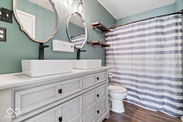 10375 Delphi Court, Fishers, IN 46038