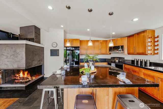 15863 15th Avenue NE, Shoreline, WA 98155