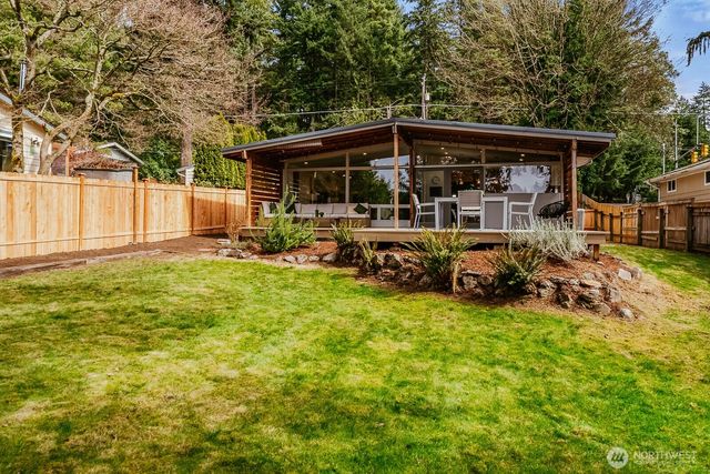 15863 15th Avenue NE, Shoreline, WA 98155