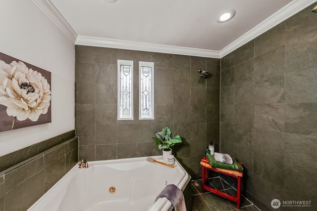 15863 15th Avenue NE, Shoreline, WA 98155