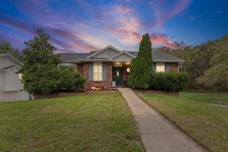 3939 LIVERPOOL DR, Jefferson City, MO 65109